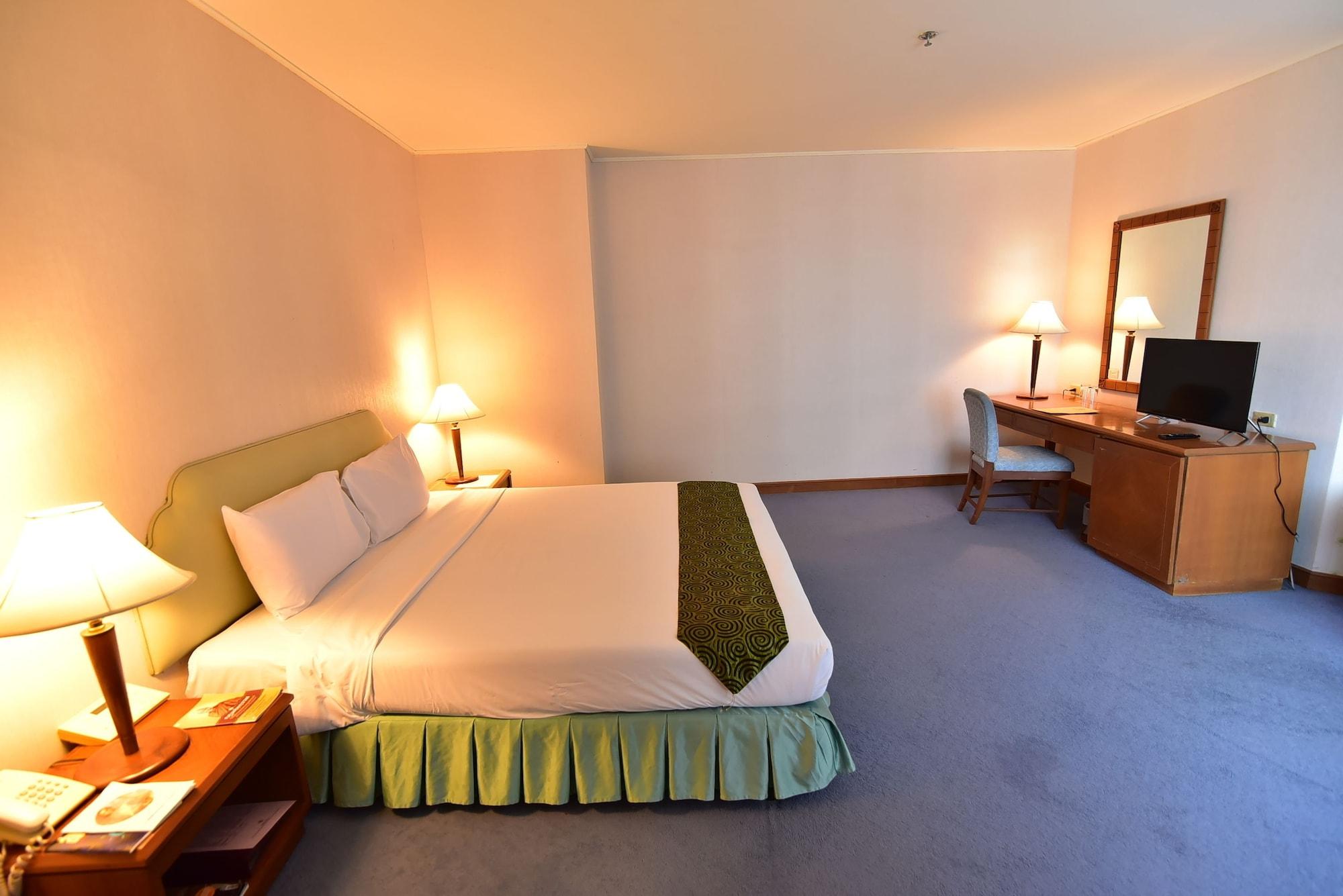 Thumrin Thana Hotel Trang Eksteriør bilde