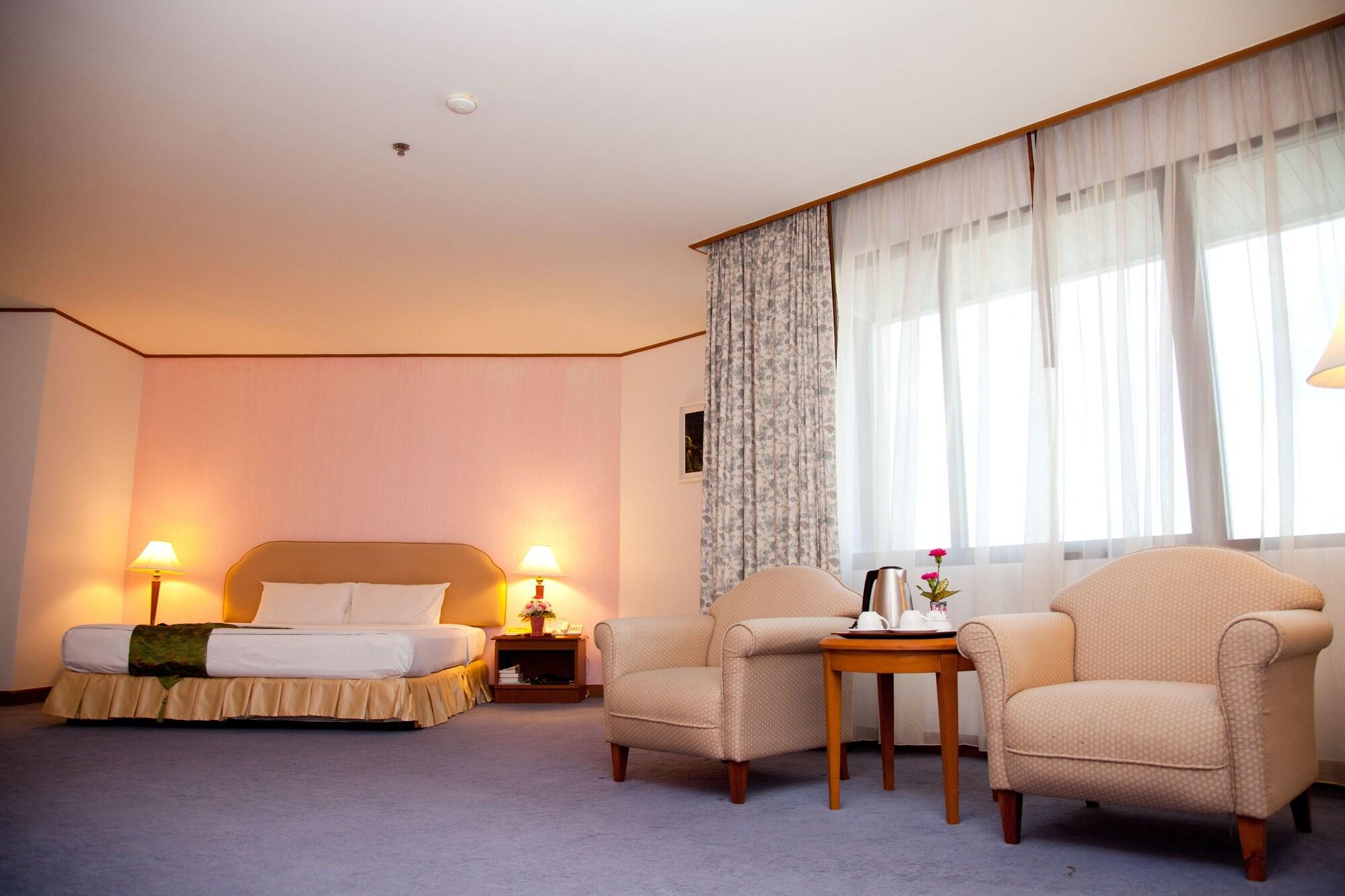 Thumrin Thana Hotel Trang Eksteriør bilde