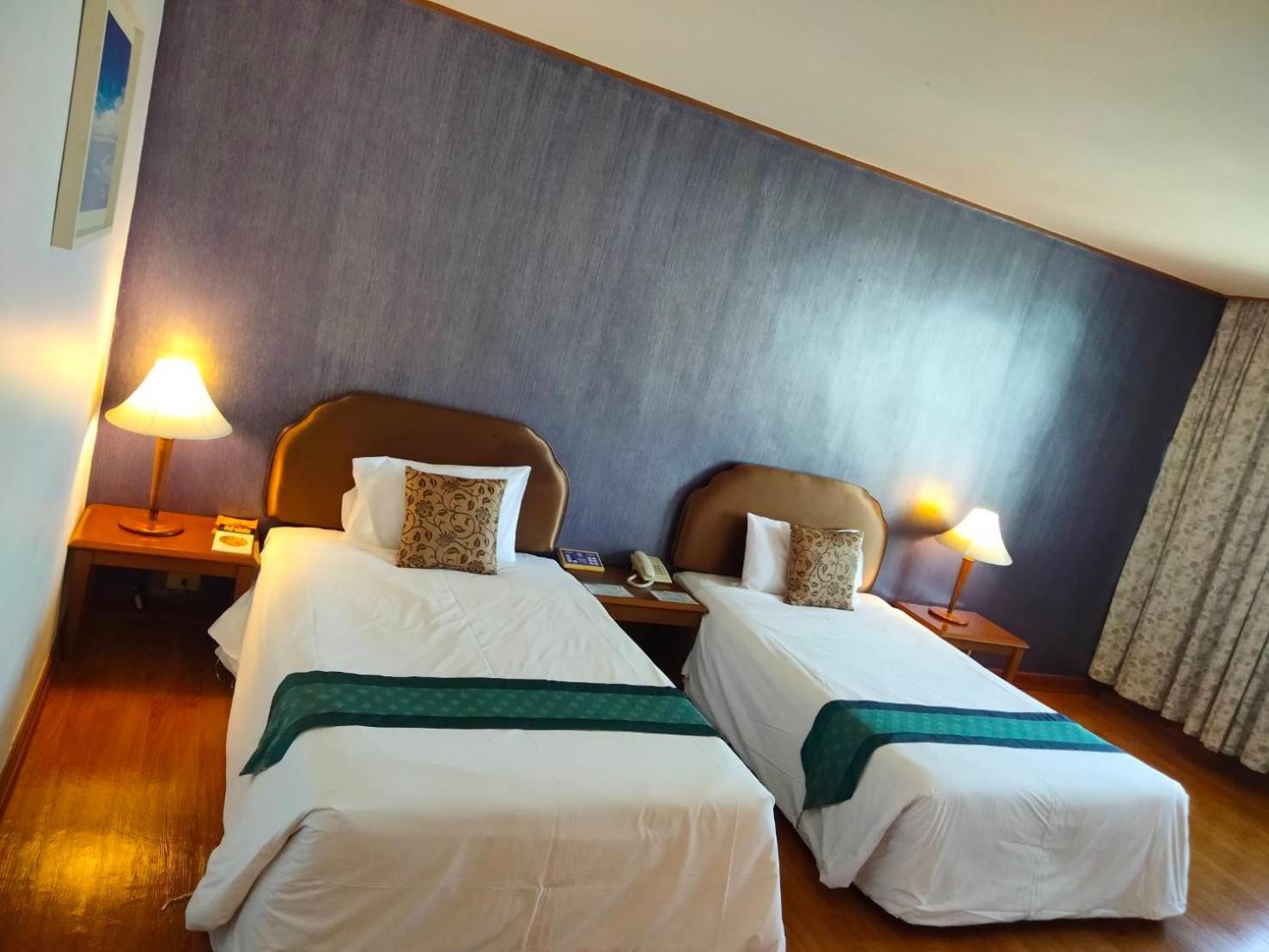 Thumrin Thana Hotel Trang Eksteriør bilde
